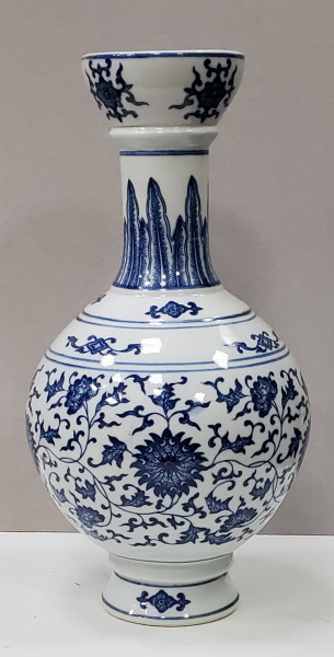 Vas decorativ din portelan, Blue and White, China, Perioada Interbelica