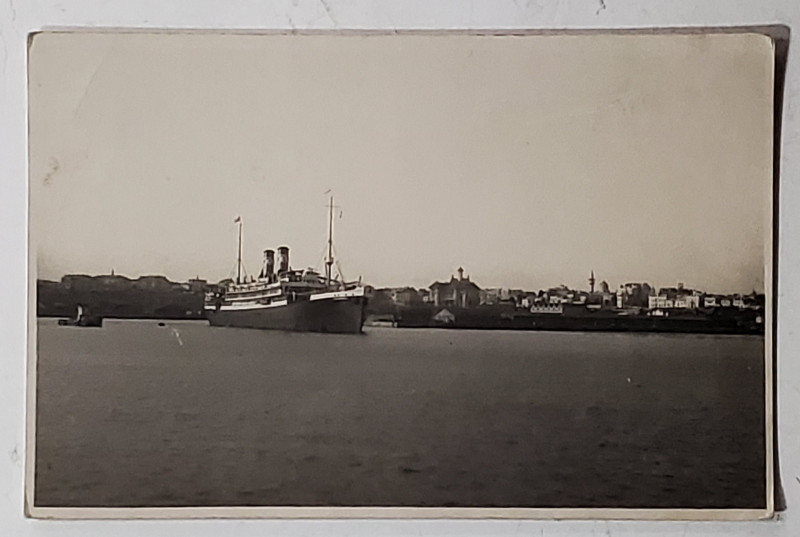 VAS IN PORTUL CONSTANTA , VEDERE SPRE USCAT , FOTOGRAF N. IOANID , CARTE POSTALA  INTERBELICA