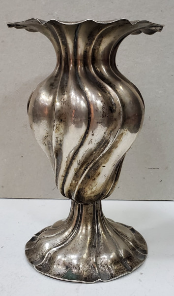 Vaza decorativa din argint