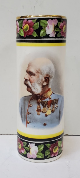Vaza din portelan decorata cu efigia Imparatului Franz Joseph