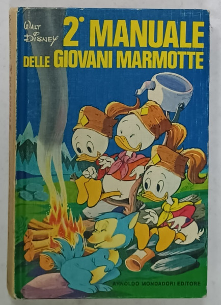 WALT DISNEY , 2 MANUALE DELLE GIOVANI MARMOTTE  ,  TEXT IN LIMBA ITALIANA , 1975